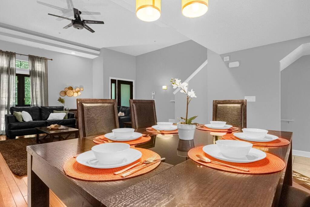 Charming 4Br Family Townhouse Inside Disney Resort Area オーランド エクステリア 写真