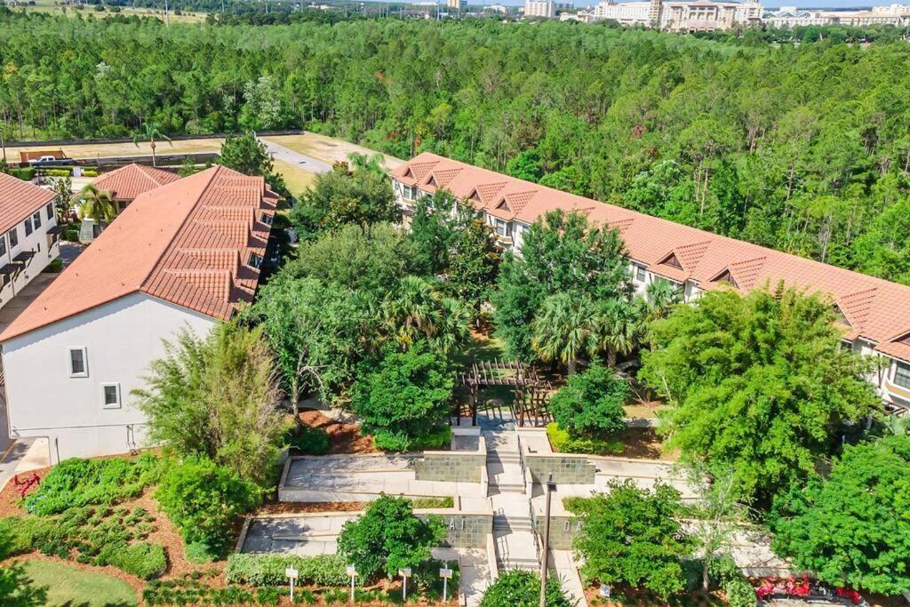 Charming 4Br Family Townhouse Inside Disney Resort Area オーランド エクステリア 写真