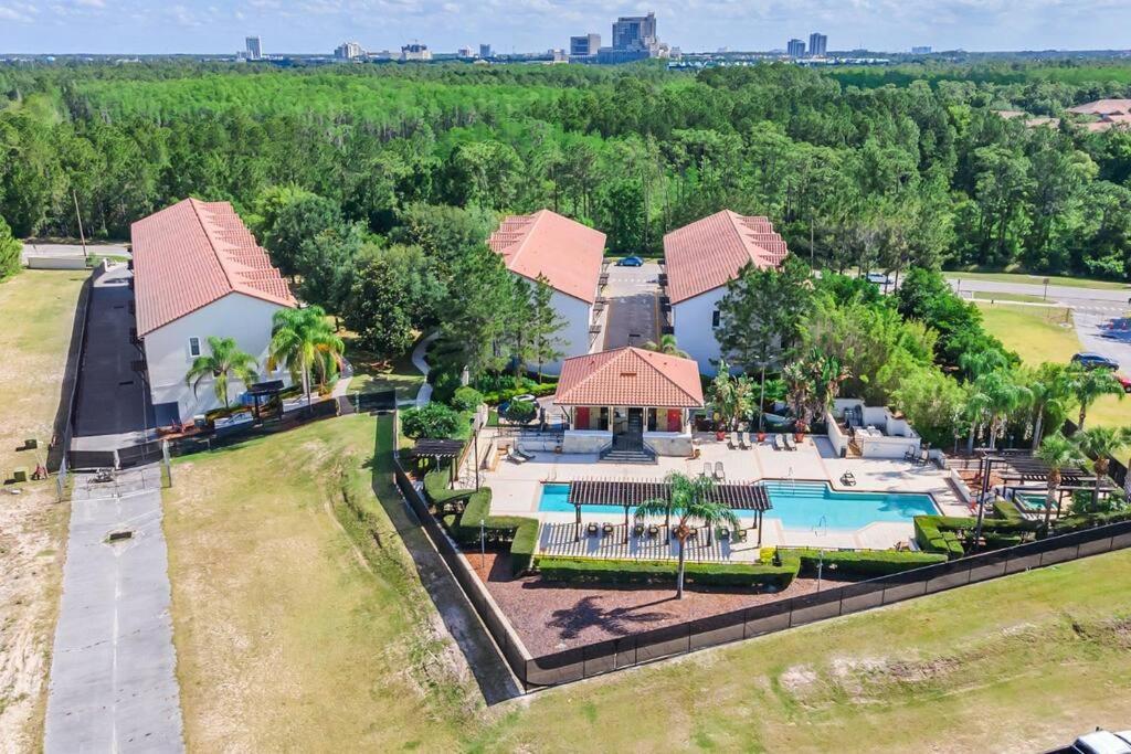 Charming 4Br Family Townhouse Inside Disney Resort Area オーランド エクステリア 写真