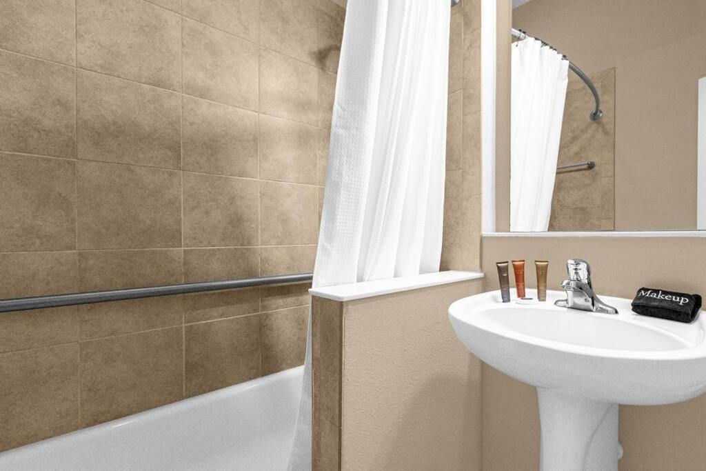Charming 4Br Family Townhouse Inside Disney Resort Area オーランド エクステリア 写真