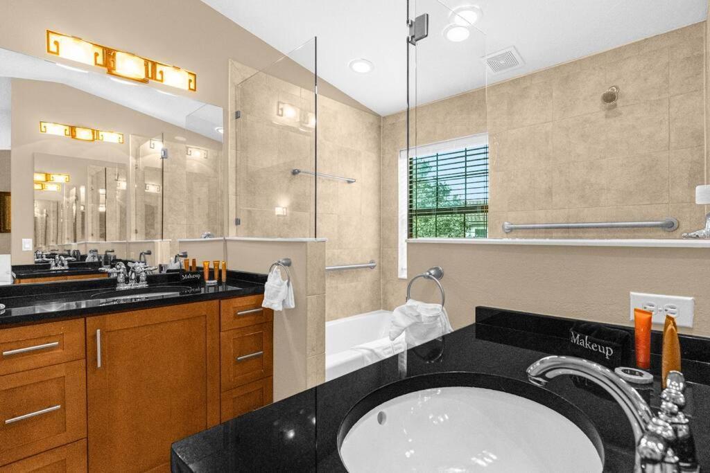 Charming 4Br Family Townhouse Inside Disney Resort Area オーランド エクステリア 写真
